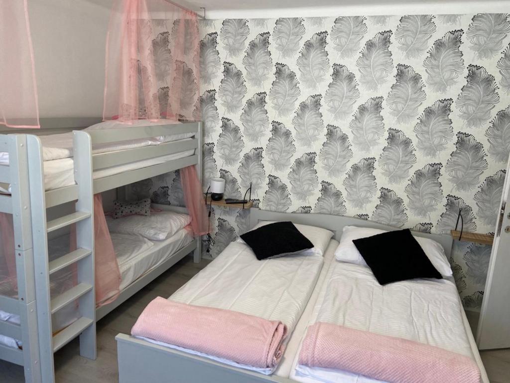Отель Pension Victoria Унтербург-ам-Клопайнер-Зее Экстерьер фото