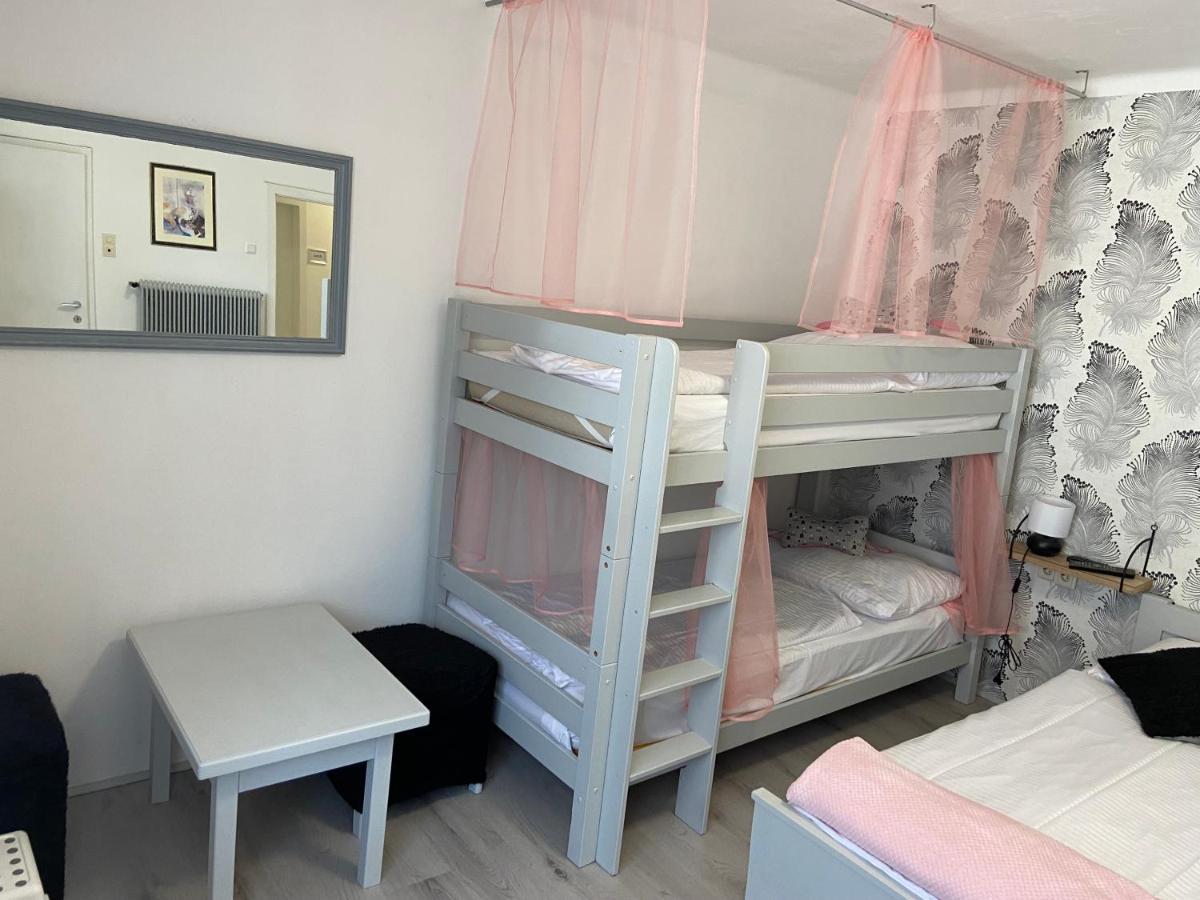 Отель Pension Victoria Унтербург-ам-Клопайнер-Зее Экстерьер фото