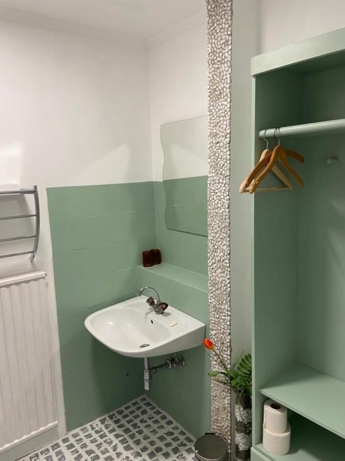 Отель Pension Victoria Унтербург-ам-Клопайнер-Зее Экстерьер фото